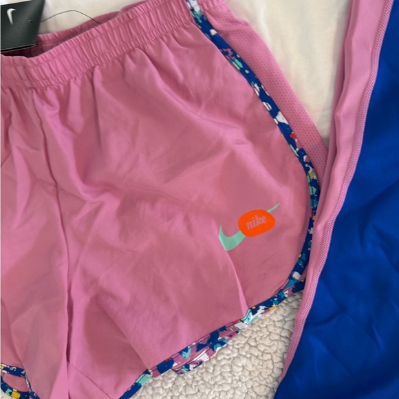 New girls Nike White Tee and Pink Activewear Set Sz L 12-14 - Picture 7 of 10